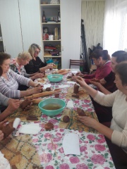 Волонтеры провели мастер-класс по мобильным приложениям в День пожилых людей в Подмосковье