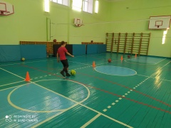 30 октября 2020 года в Комякской школе прошло открытое показательное спортивное мероприятие «Спорт - норма жизни» в формате круговой тренировки по легкой атлетике